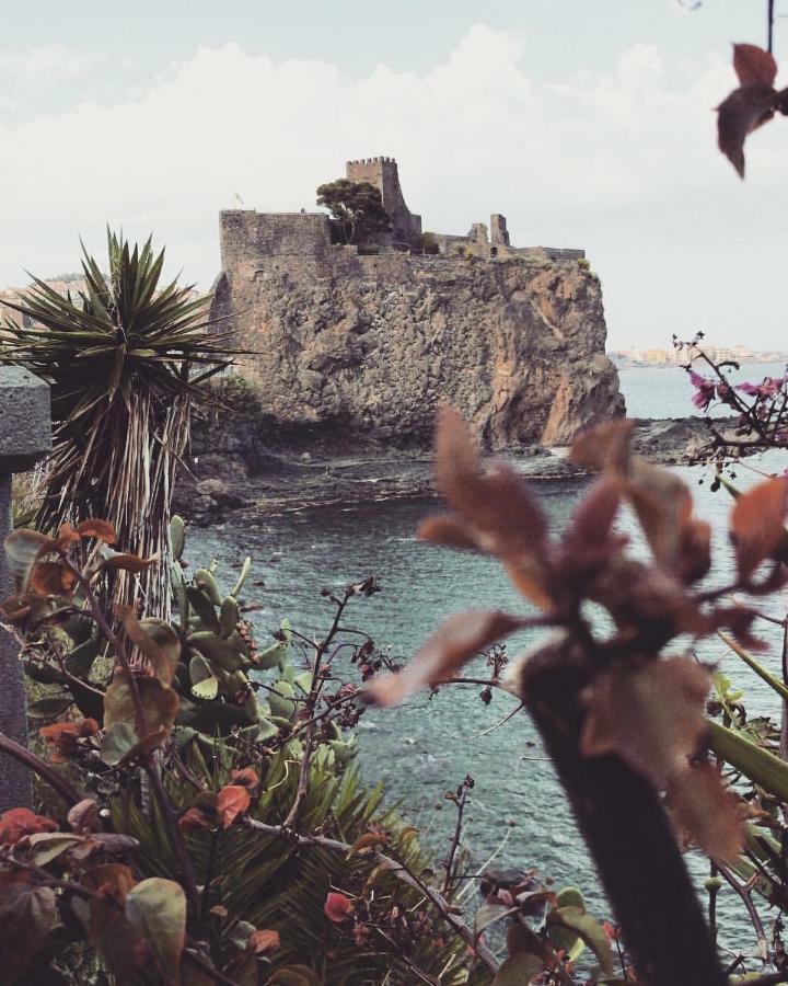 GiglioApartment Etna Mare Aci Castello Esterno foto